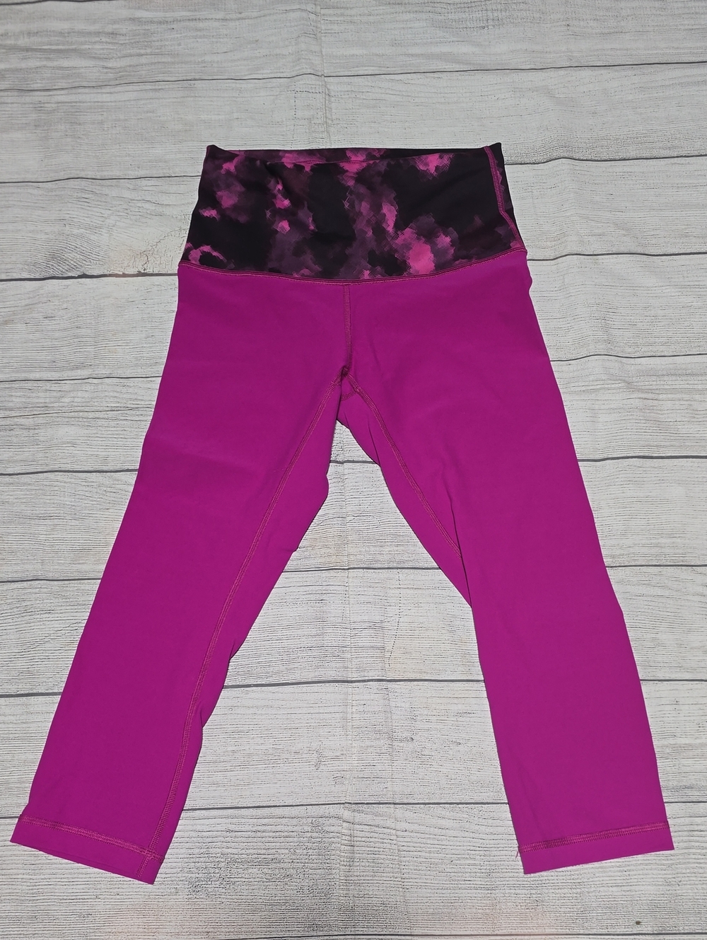 Lululemon Wunder Under Crop (Hi-Rise) *Full-On LuonRaspberry / Blooming Pixie - Picture 3 of 6